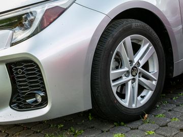 Suzuki Swace 1.8 Spurhalteassistent Navi Kamera LED