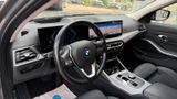 BMW 320d xDrive/Head Up/Kamera/Sportsitze/Widescreen - Thumbnail 9