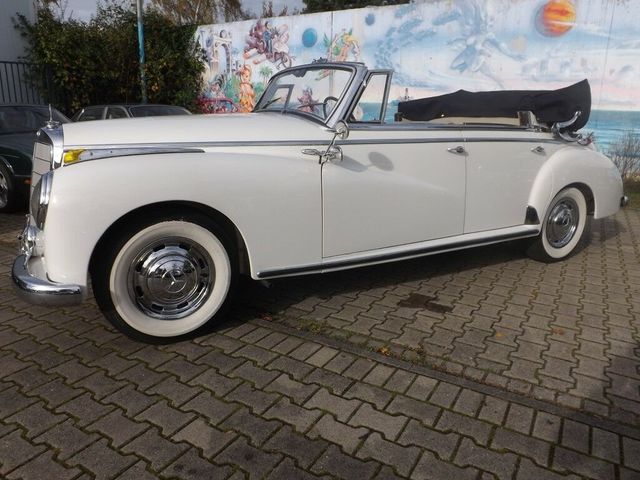 Mercedes-Benz 300 Adenauer Cabrio