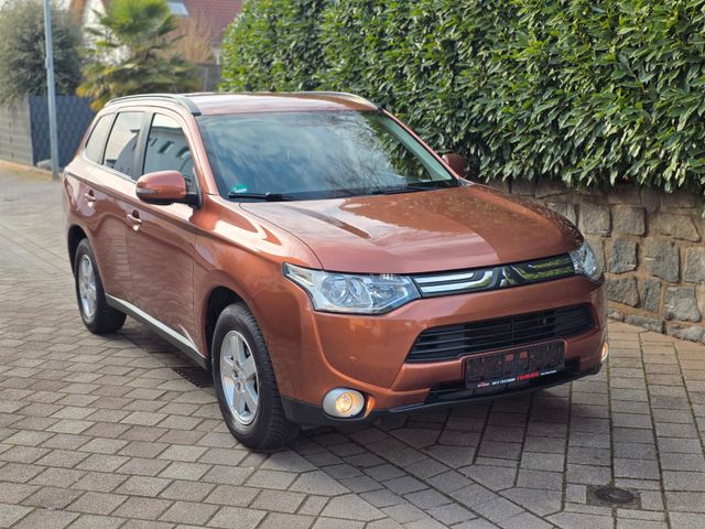 Mitsubishi Outlander 2.0 MIVEC Invite Clear2WD Top Zustand*