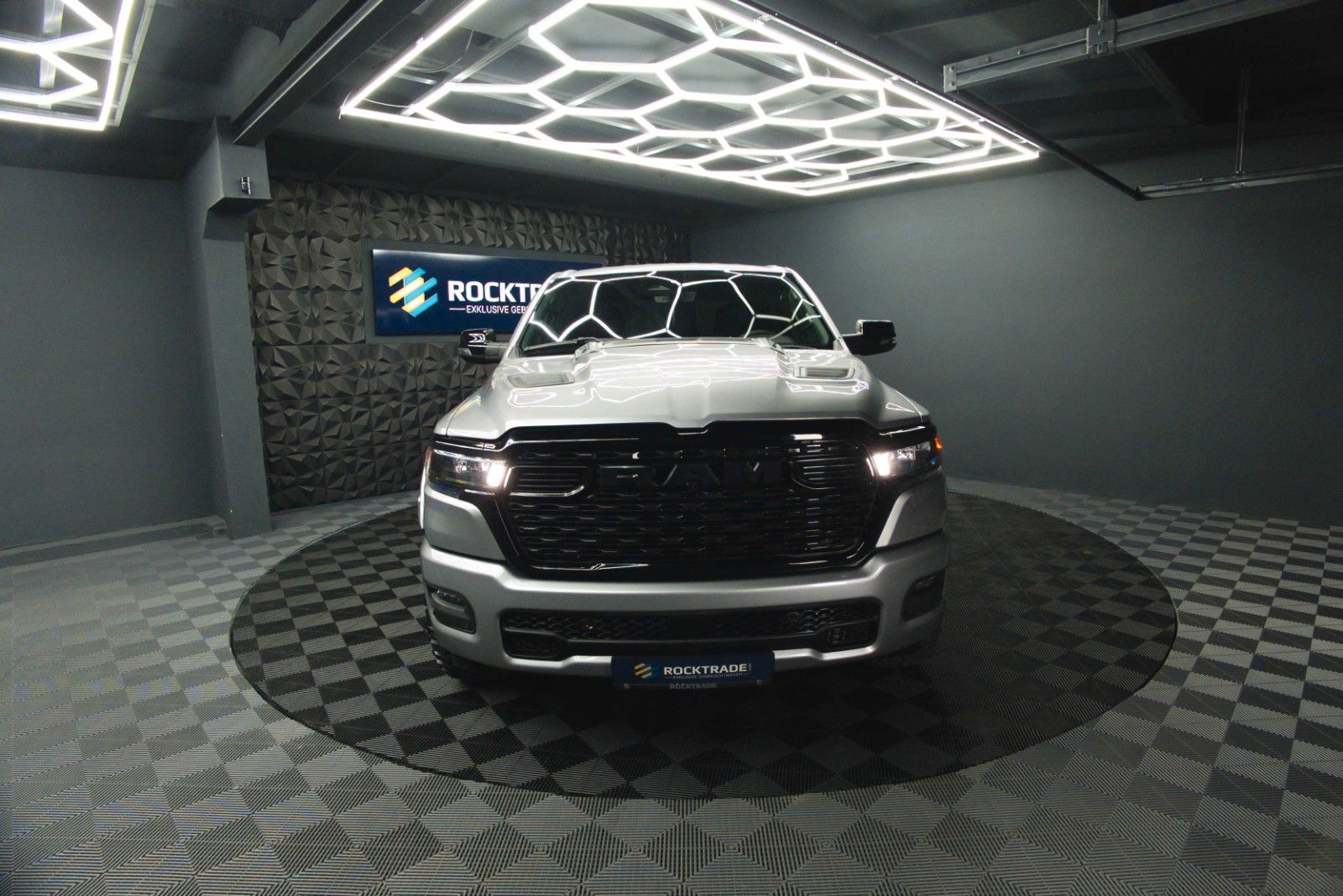 Fahrzeugabbildung Dodge RAM 3.0 MY 25 TWIN TURBO Offroad Night ACC 19%