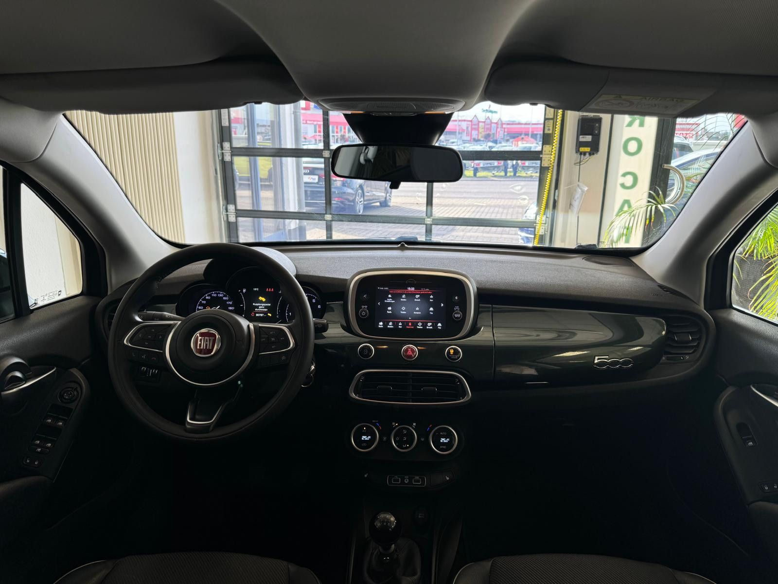 Fahrzeugabbildung Fiat 500X Cross / KLIMA / 8-FACH / 1. HAND/AHK/LED