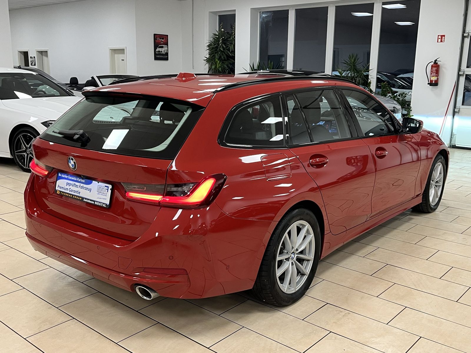BMW 318 i*Leder*Shadow*Widescreen*R.Cam*AHK*SHZ*LED* foto 4