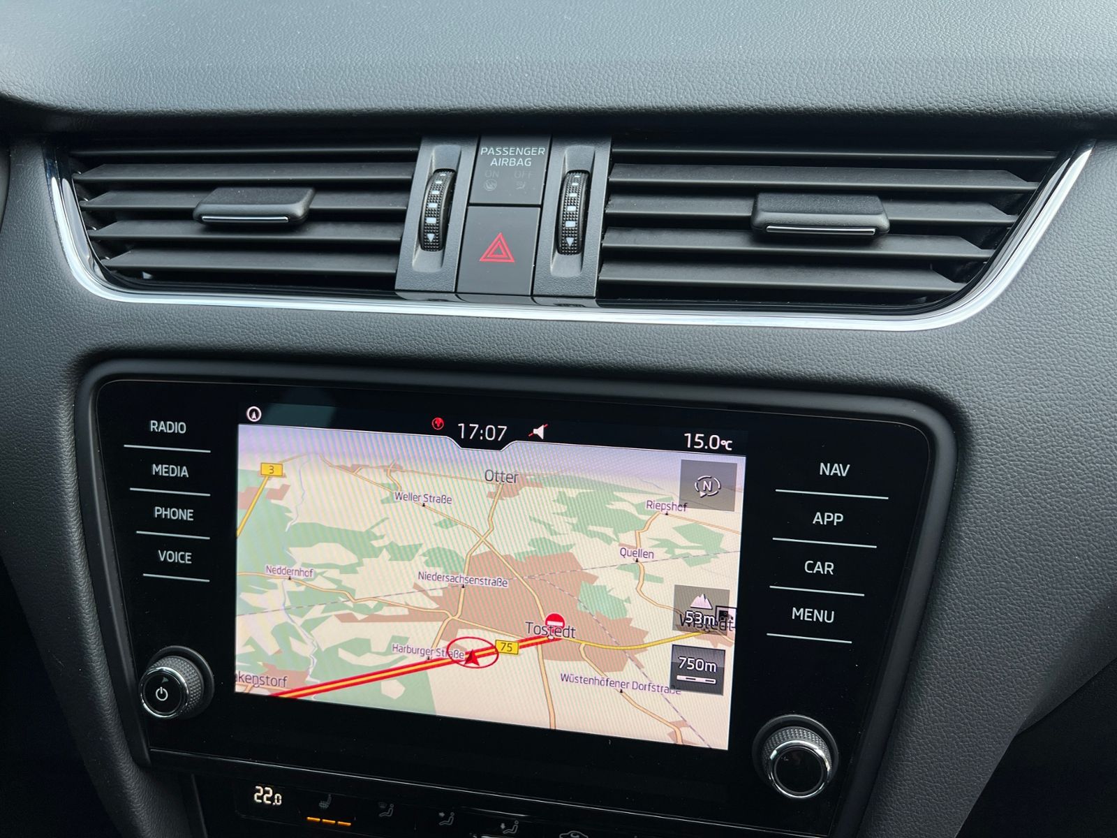 Fahrzeugabbildung SKODA Octavia Combi Style 1.5 TSI DSG ACT *Einparkhilf