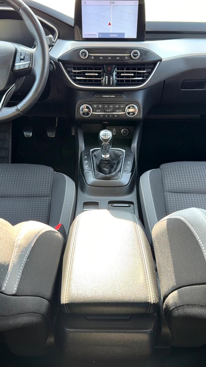 Ford Focus Turnier Cool & Connect Sport Lenkrad