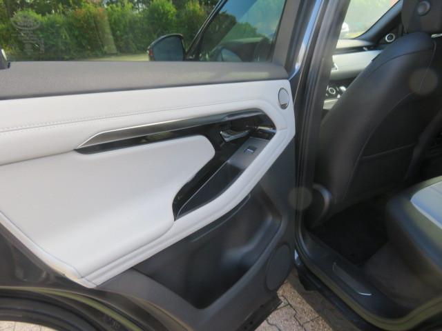 Land Rover NEU WAGEN ( NUR 99 KM ) R-Dynamic SE