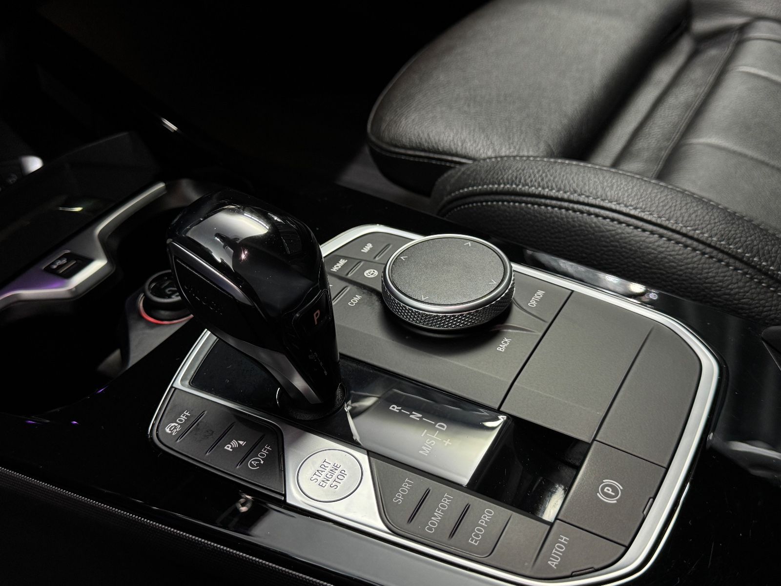 Fahrzeugabbildung BMW M135 i xDrive|H/K|NAVI|ACC|HEAD-UP|SPORTSITZE|