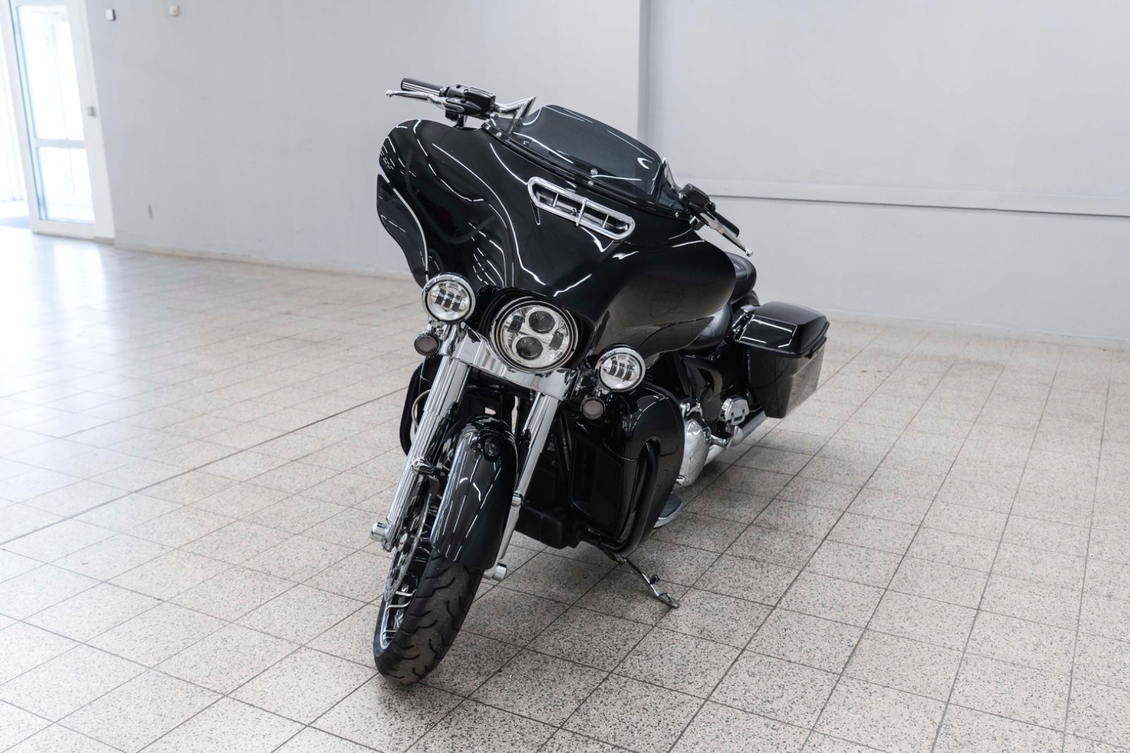 Fahrzeugabbildung Harley-Davidson FLHTSKE CVO LIMITED