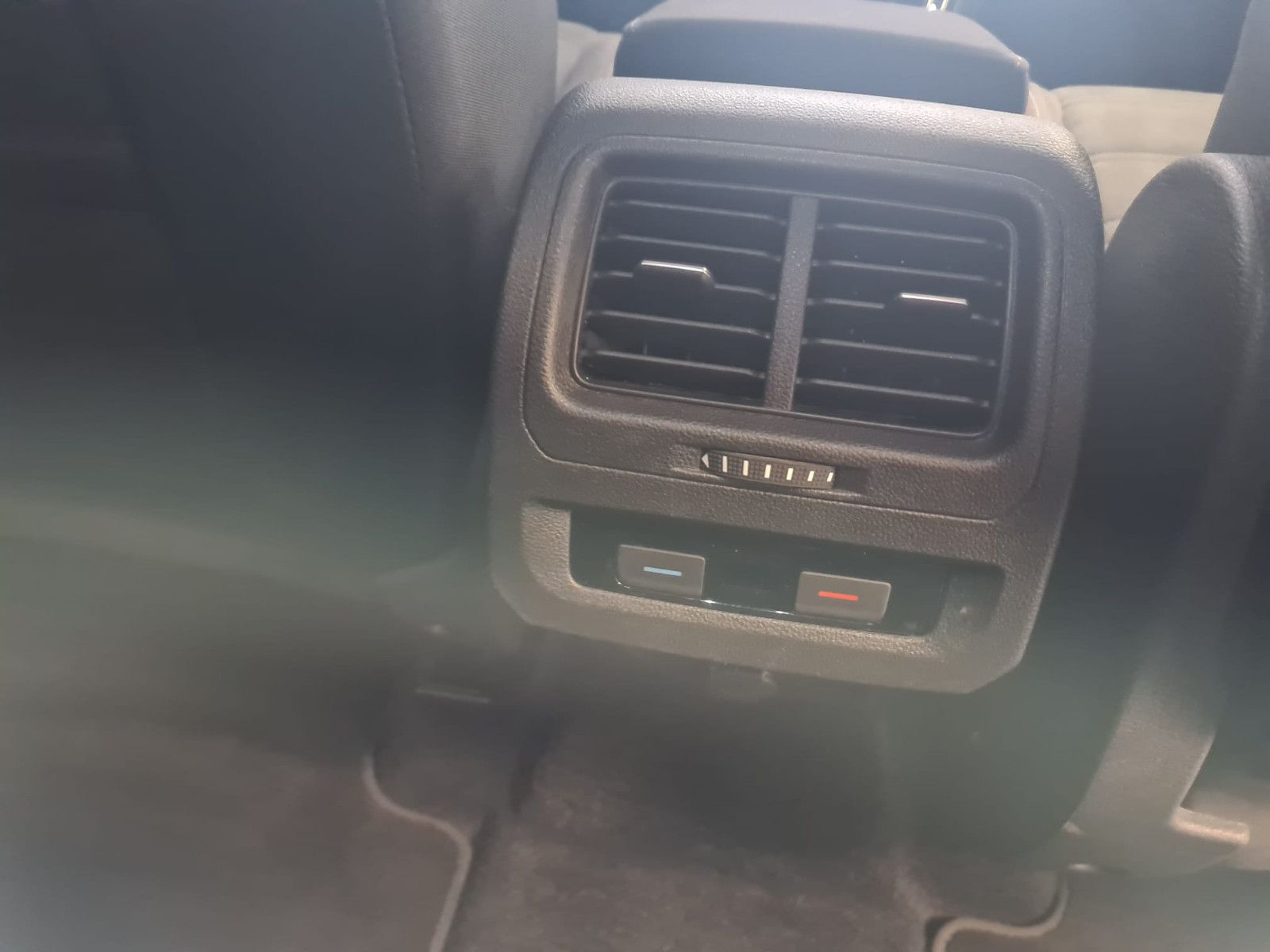 Fahrzeugabbildung Volkswagen Touran Highline BMT/Start-Stopp / LED / NAVI /