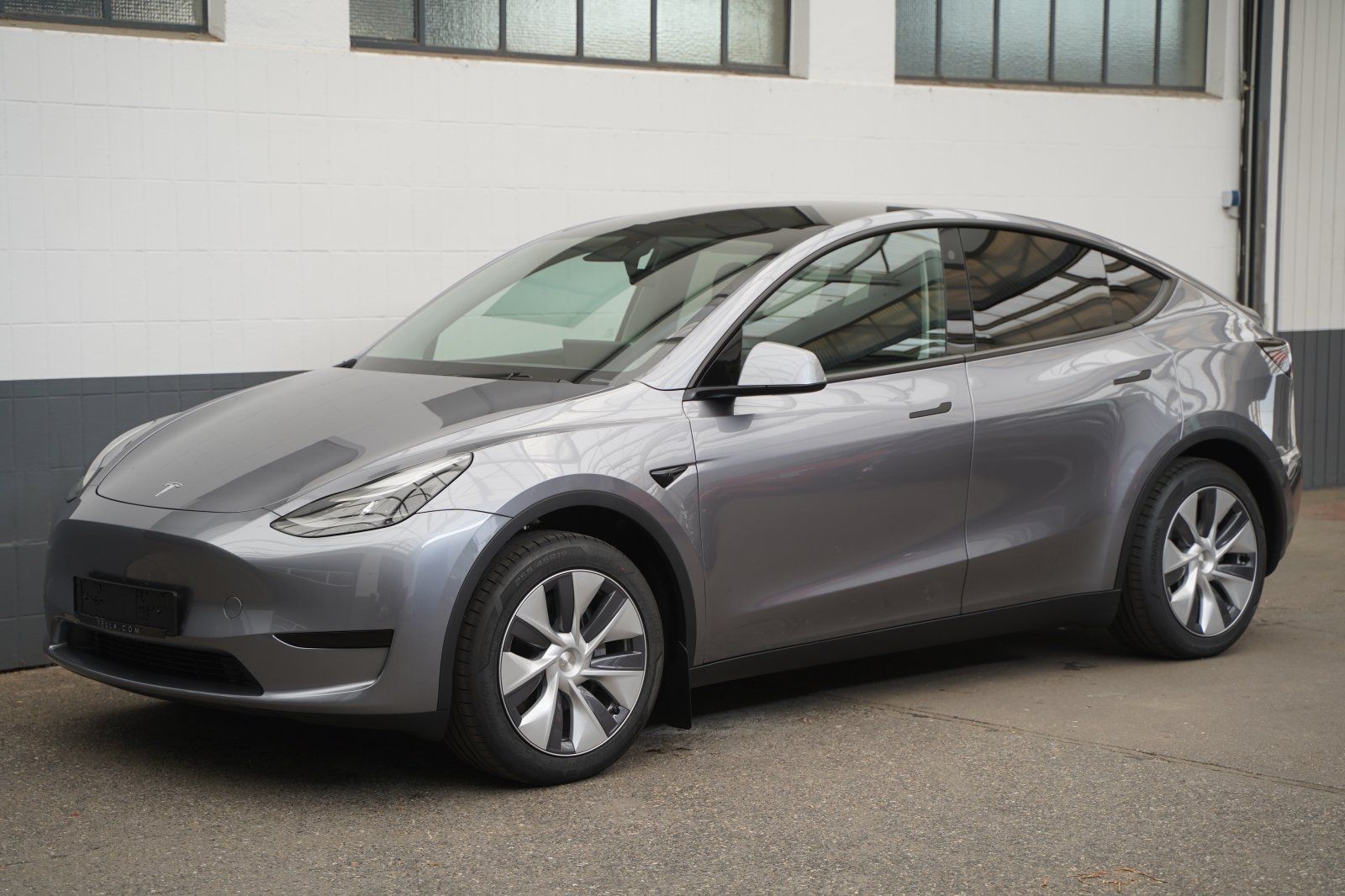 TESLA Model Y Long Range AWD *AHK*Mwst.*