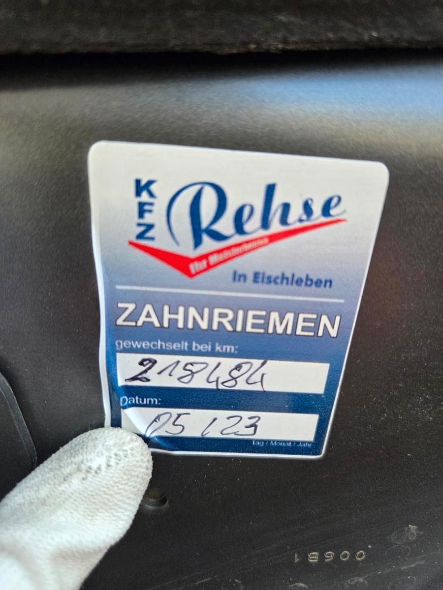 Opel Insignia A Sports Tourer Sport 4x4+AHK+TÜV NEU