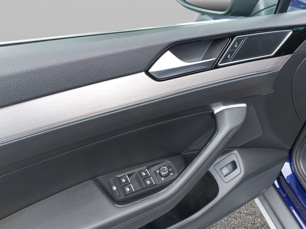 Fahrzeugabbildung Volkswagen Passat Alltrack 2.0 TDI 4Motion DCC AHZV Navi