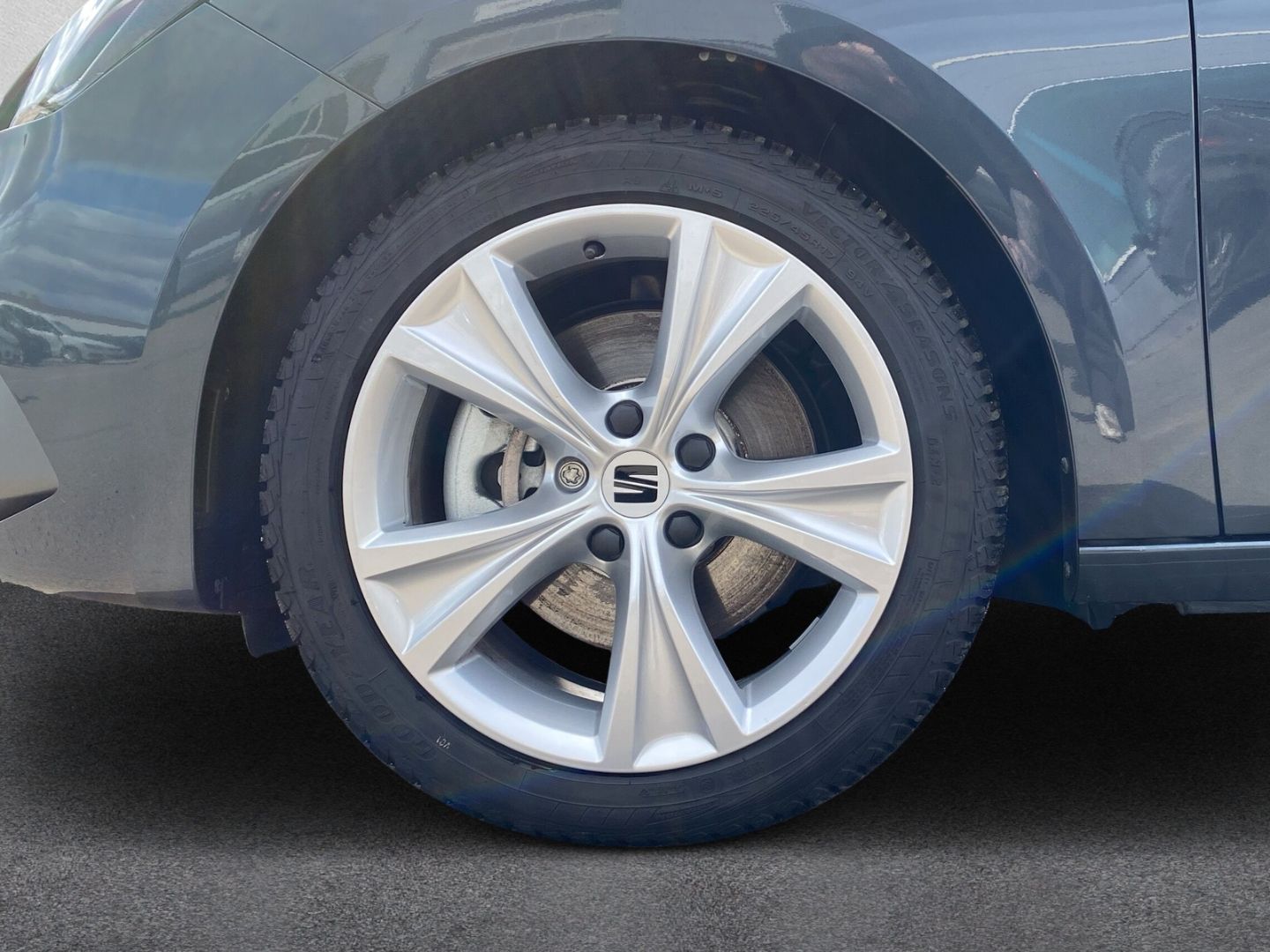 Fahrzeugabbildung SEAT Leon Sportstourer FR 2.0 TDI EU6d Navi Digitales