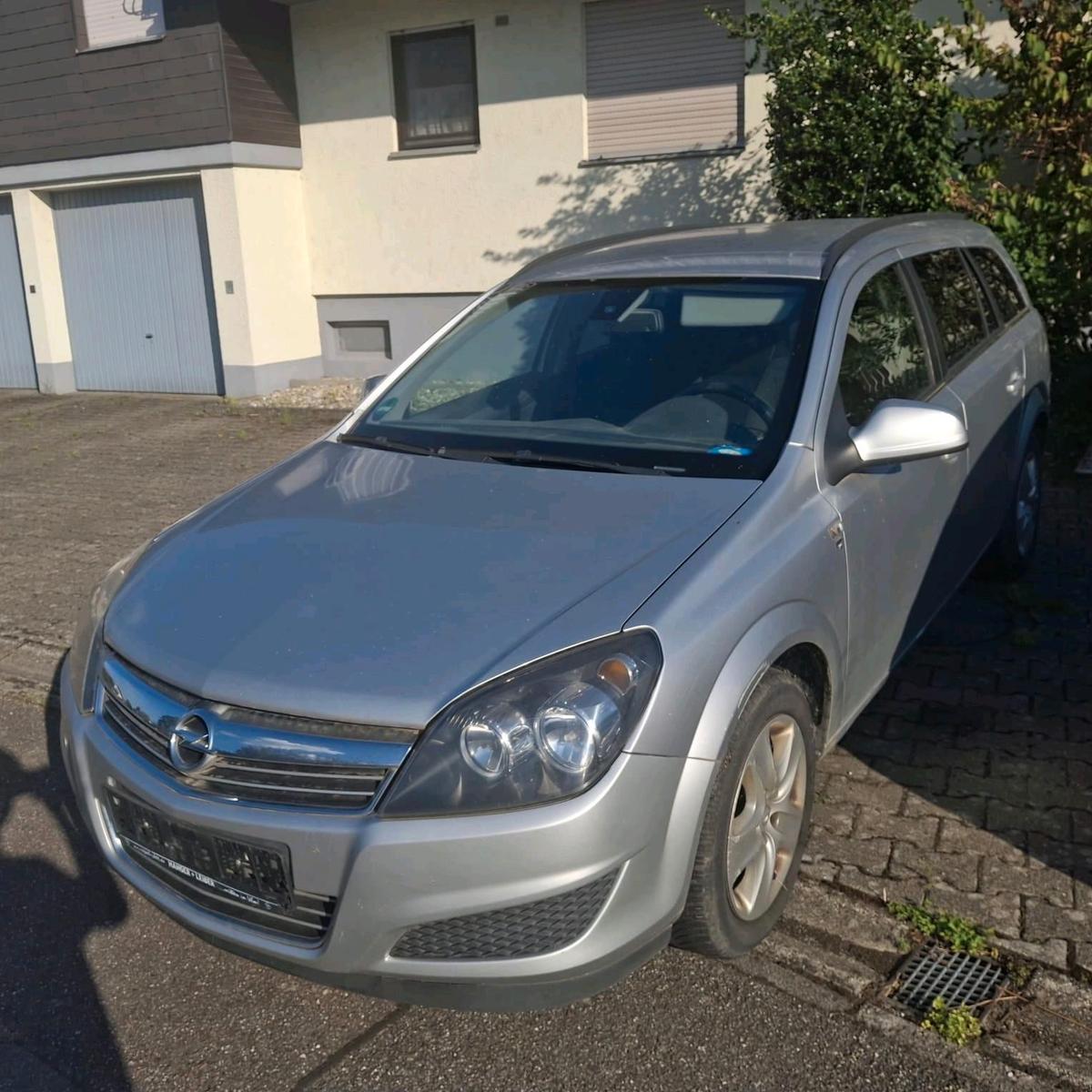 Opel Astra 2011 — interior