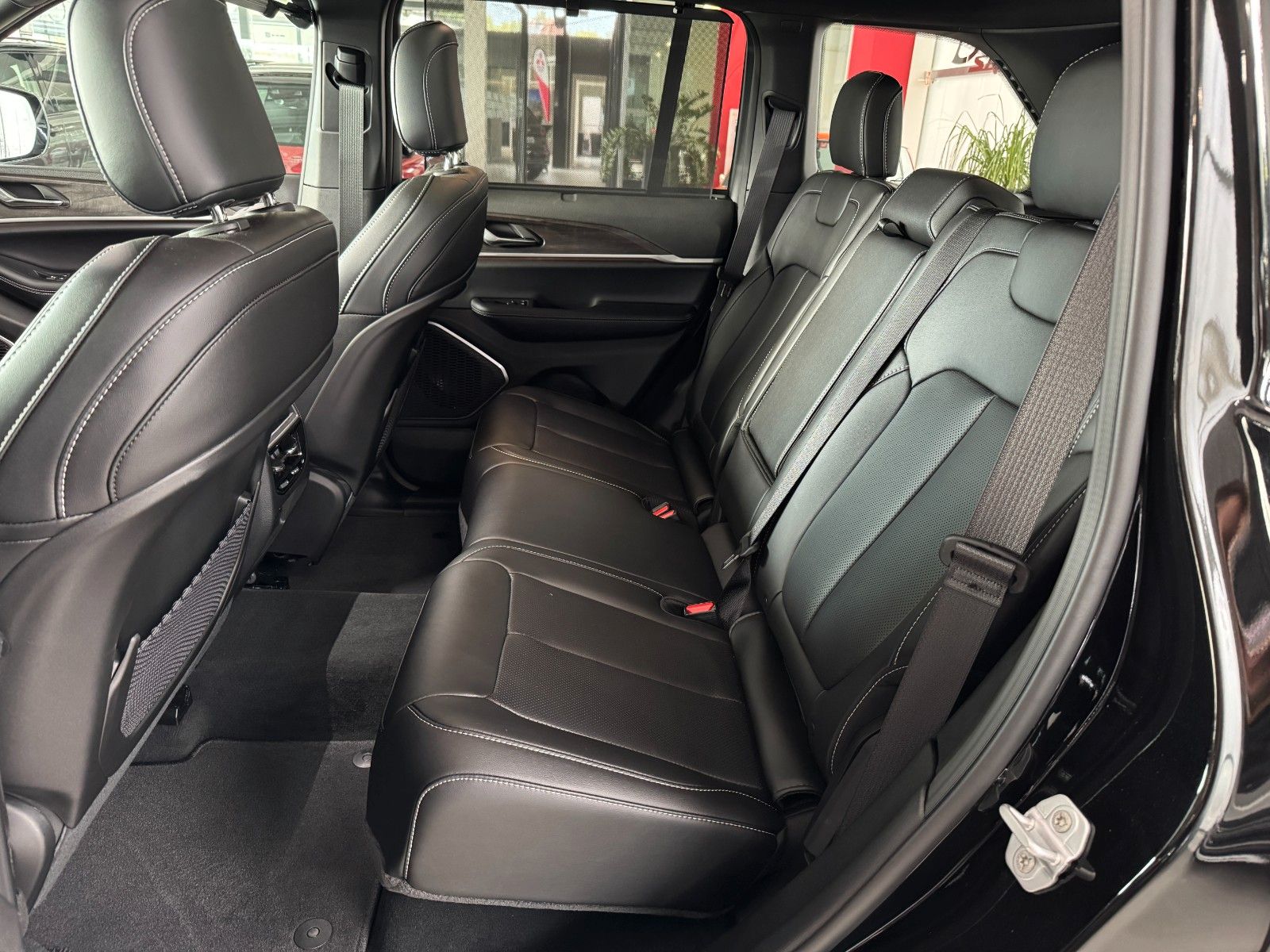 Fahrzeugabbildung Jeep Grand Cherokee 3.6 V6 Limited 4x4 Night Edition