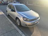 Volkswagen Golf 1.6 TDI Style Variant Style - Volkswagen Golf aus 2011: 1.6
