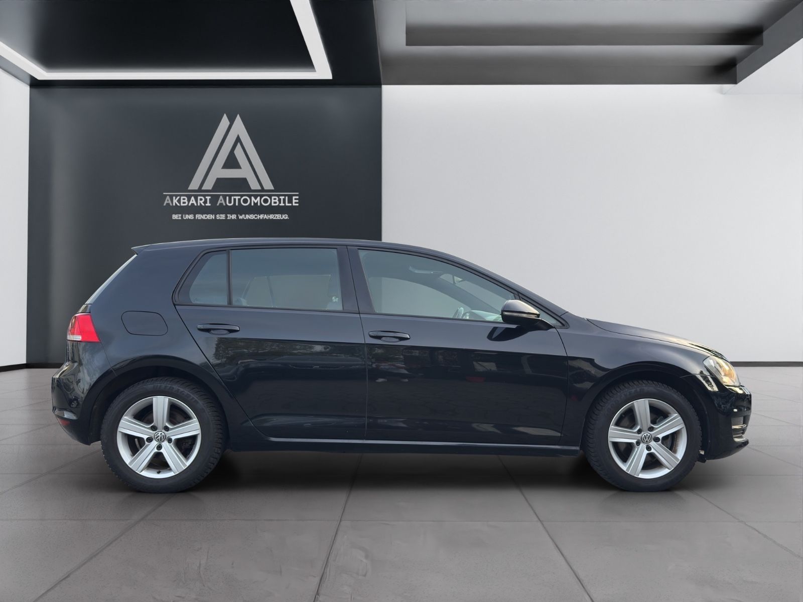 Fahrzeugabbildung Volkswagen Golf VII Lim. R*Line*2.Hand*TÜV*Neu*122PS*