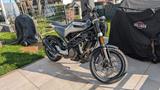 Husqvarna Svartpilen 125 - viel originales Zubehör  - HUSQVARNA SVARTPILEN 125