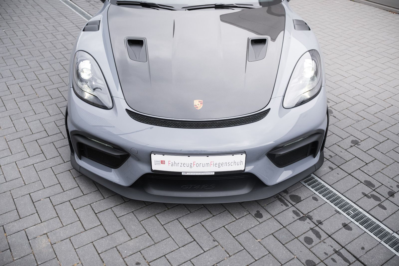 Fahrzeugabbildung Porsche Cayman 718 GT4RS-Lift-Weissach-Paket-BOSE-