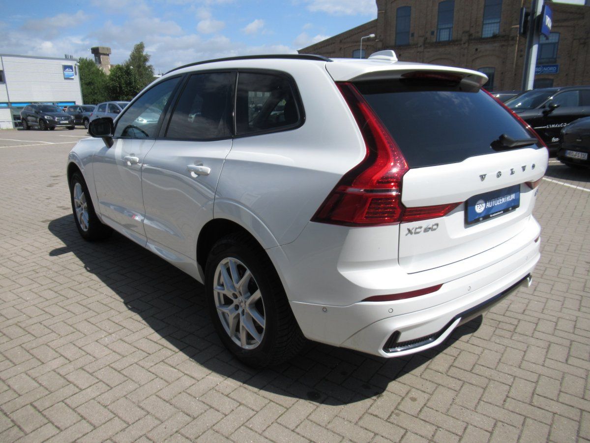 Volvo XC60 B5 AWD Benzin Plus Dark Automatik imagem 3