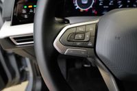 Volkswagen Golf VIII 1.5TSI Life RKam Navi Matrix HuD Totwi