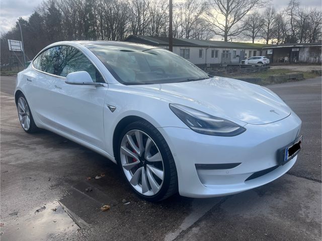 Tesla Model 3 Performance Dual AWD weiß/white