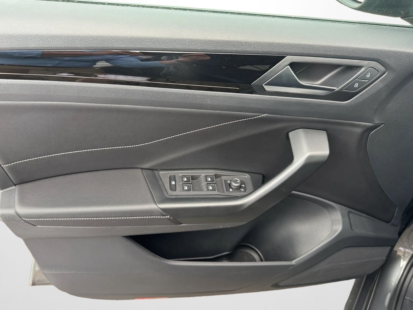 T-Roc 1.5 TSI R-LINE *AHK*NAVI*LEDER*MATRIX*