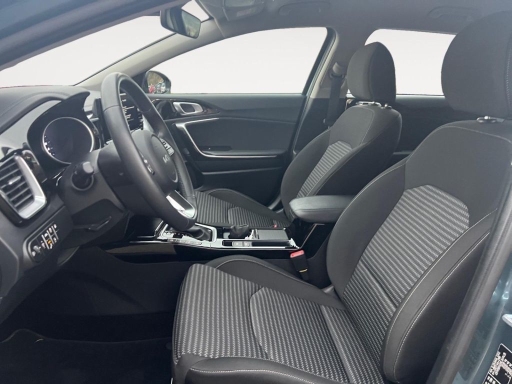 Fahrzeugabbildung Kia Ceed SW 1.6 GDI DCT OPF Plug-in-Hybrid Spirit