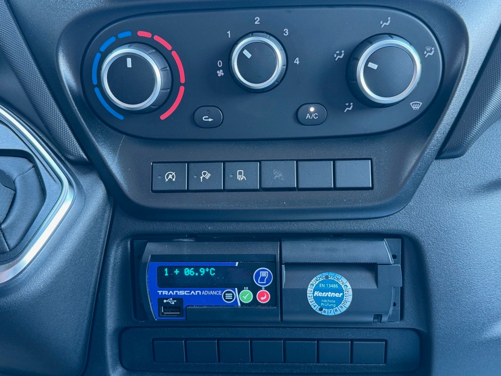 Fahrzeugabbildung Iveco Daily 35S16 A8 *Standkühlung*Kamera*Automatik*3x