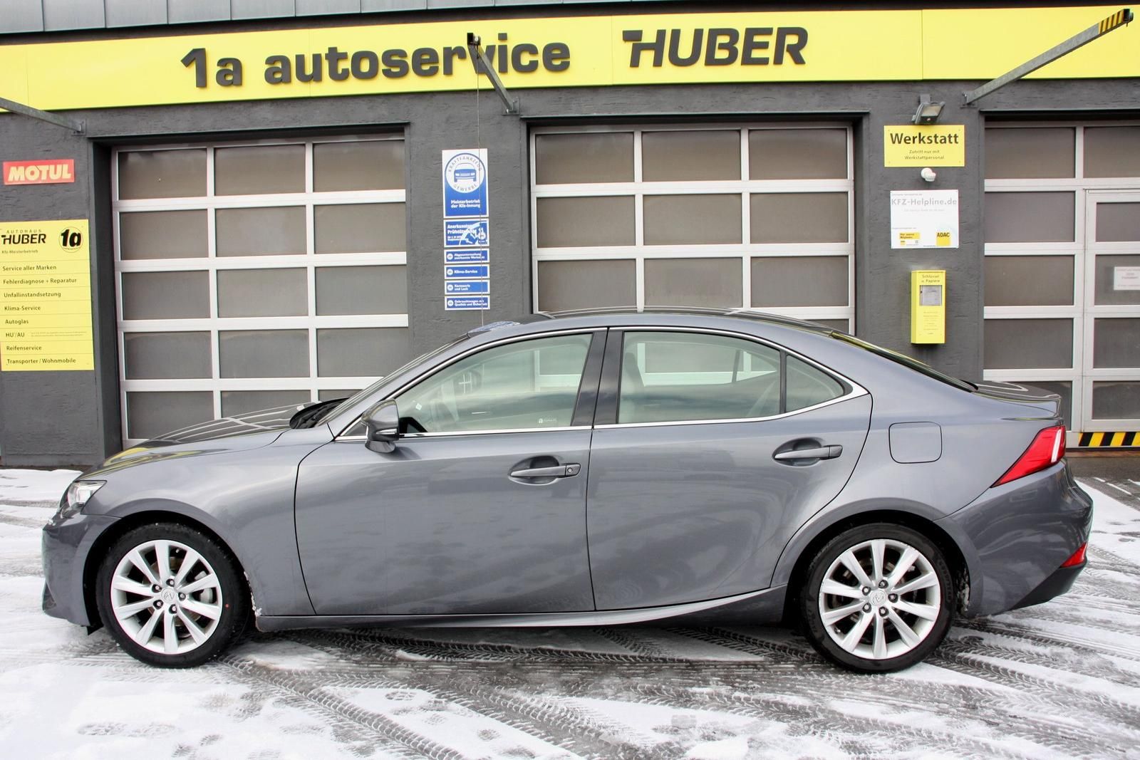 Lexus IS 250 2.5 V6 Executive Line 1. Hand TÜV neu