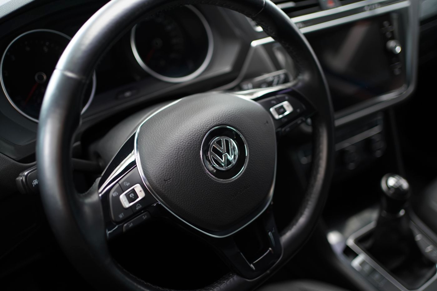 Fahrzeugabbildung Volkswagen Tiguan 1.4 TSI Comfortline Navi+Einparkhilfe+ACC