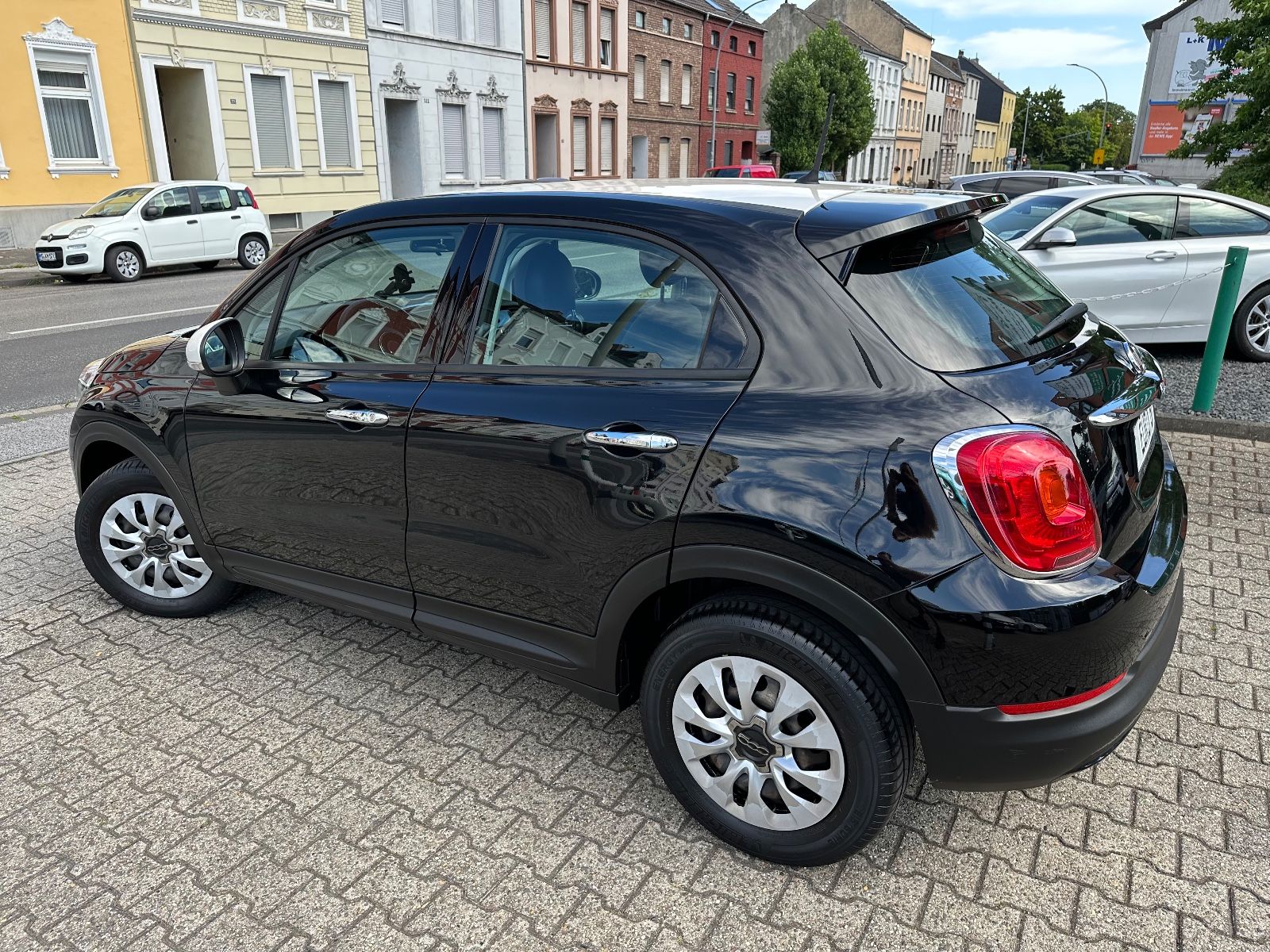 Fahrzeugabbildung Fiat 500X Pop 2-HAND KLIMA 2-FARBIG TOP