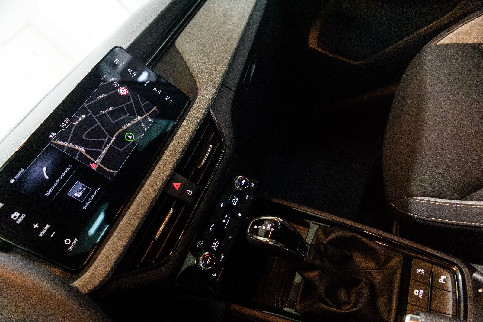 Fahrzeugabbildung SKODA Kamiq TSI Selection +RFK +SZH +LED +AHK