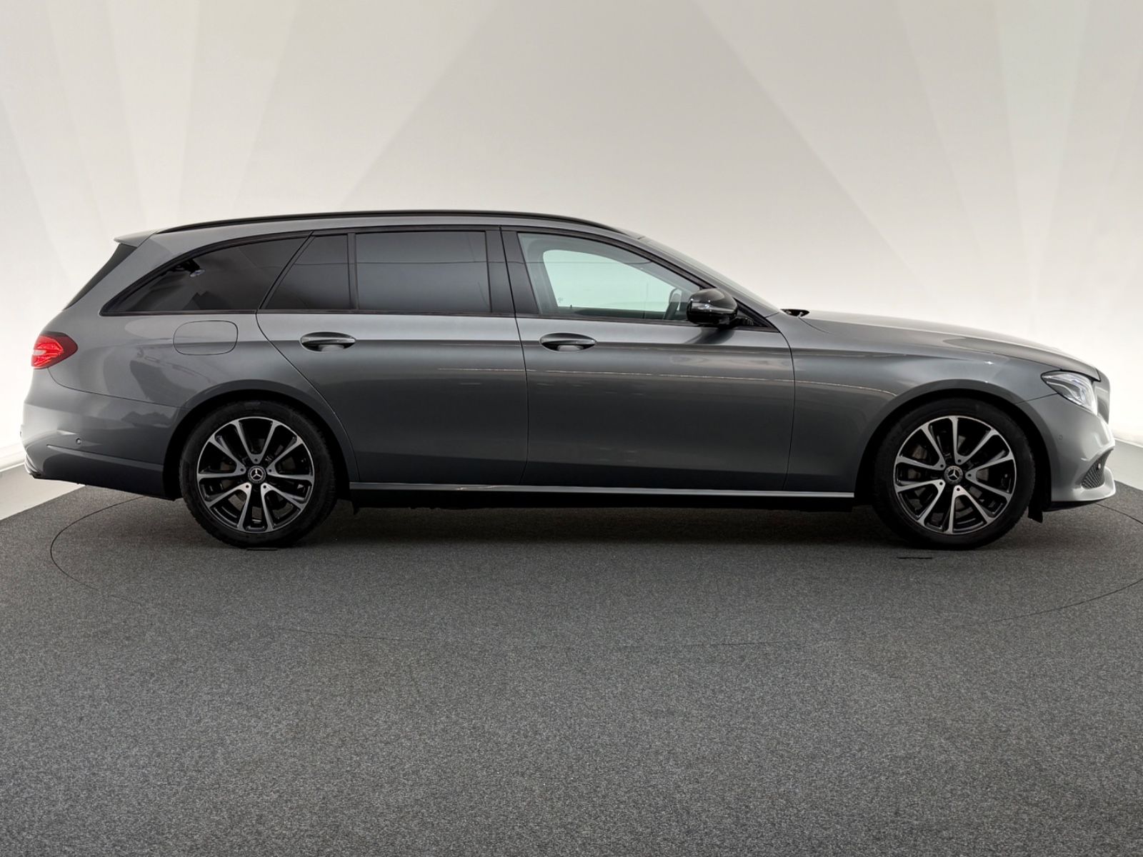 Mercedes-Benz E - Ansicht 8