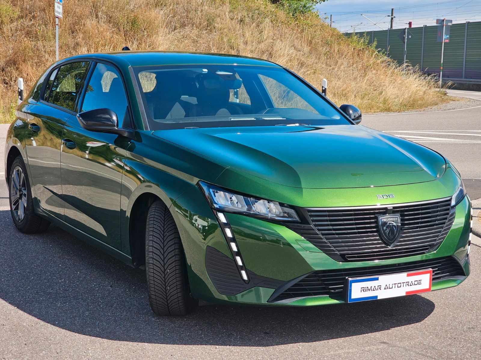 Peugeot 308 Mild-Hybrid 136 e-DCS6,Navi, Klimaautomatik imagem 2