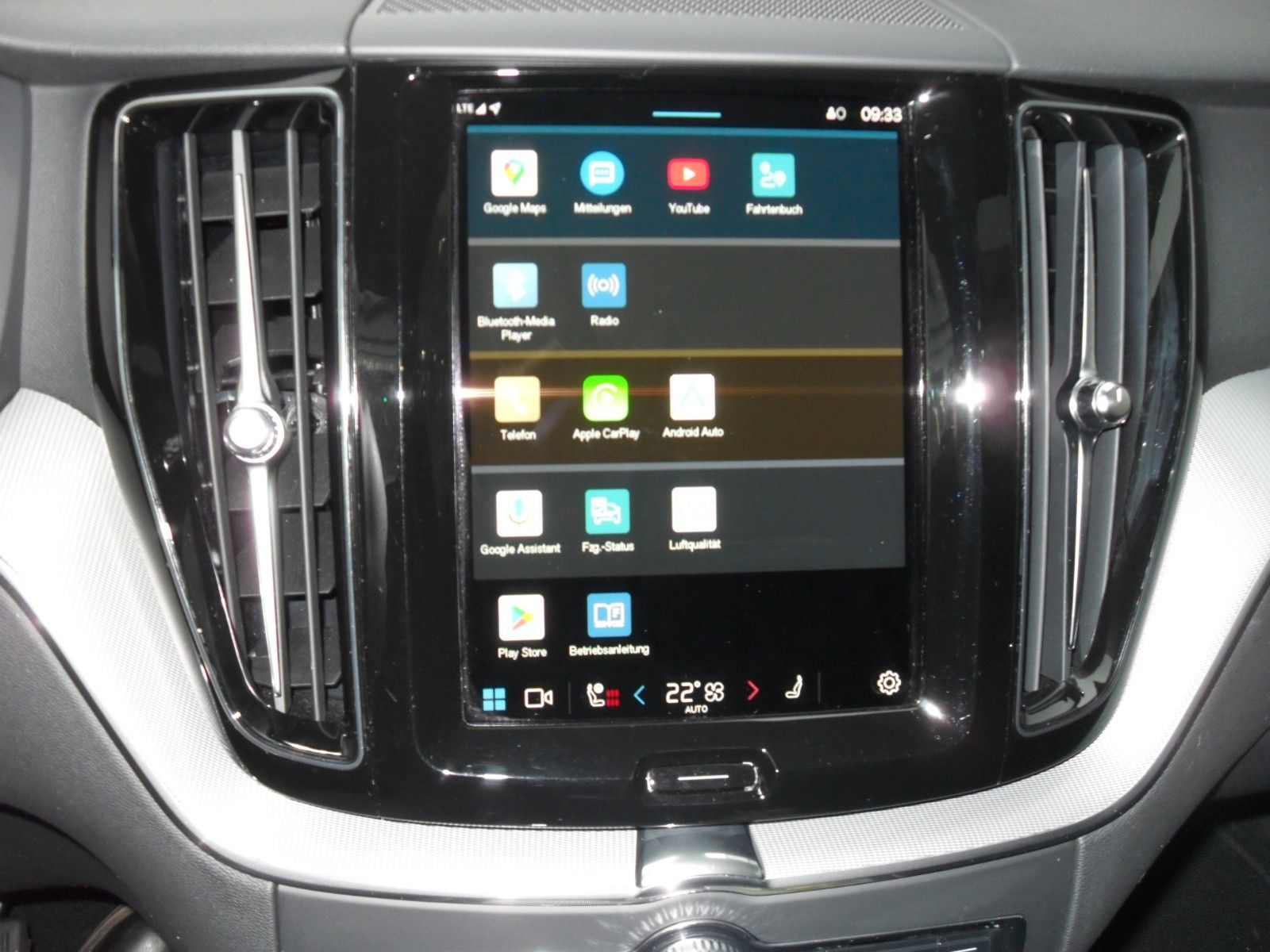 Fahrzeugabbildung Volvo XC 60 B4 Plus Bright | Standheizung | 360° | AHK