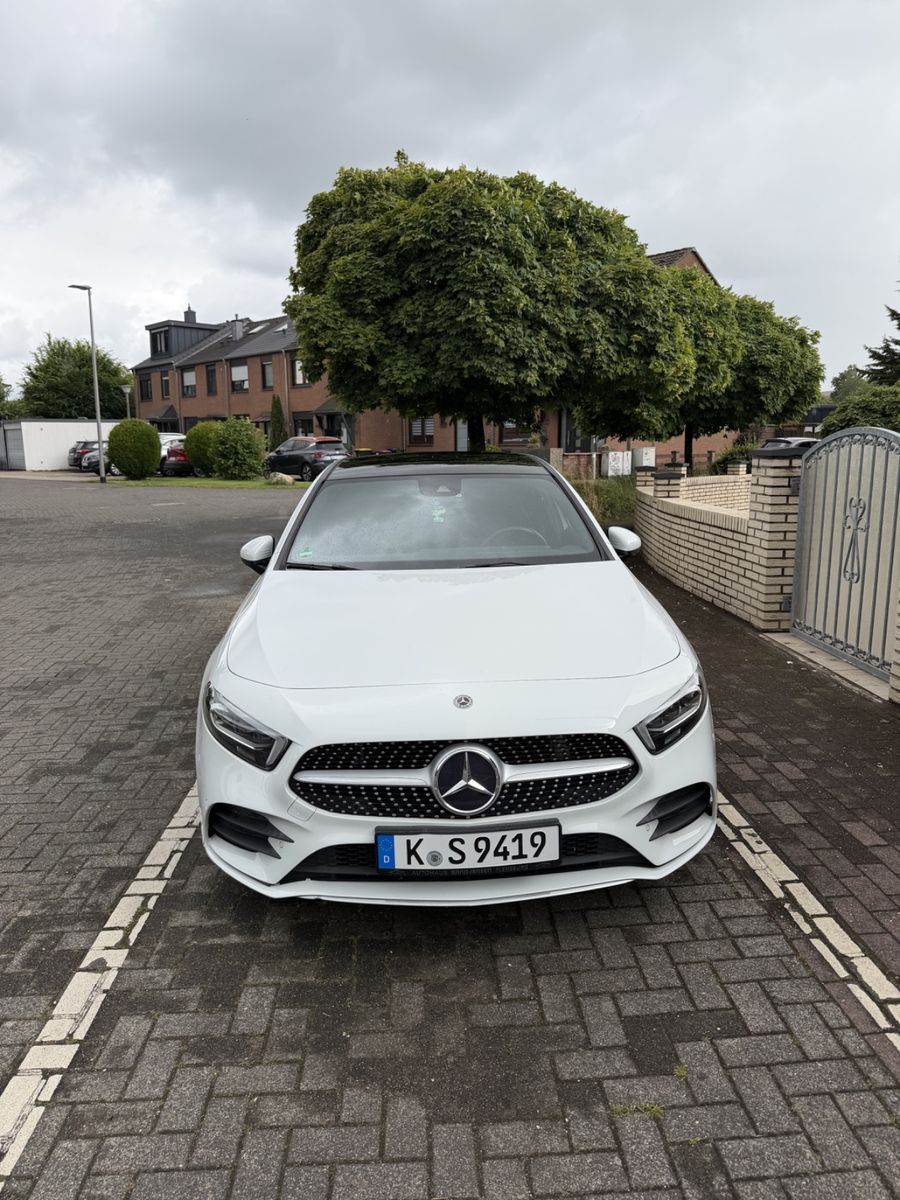MERCEDES-BENZ A 220 4MATIC AMG Line 