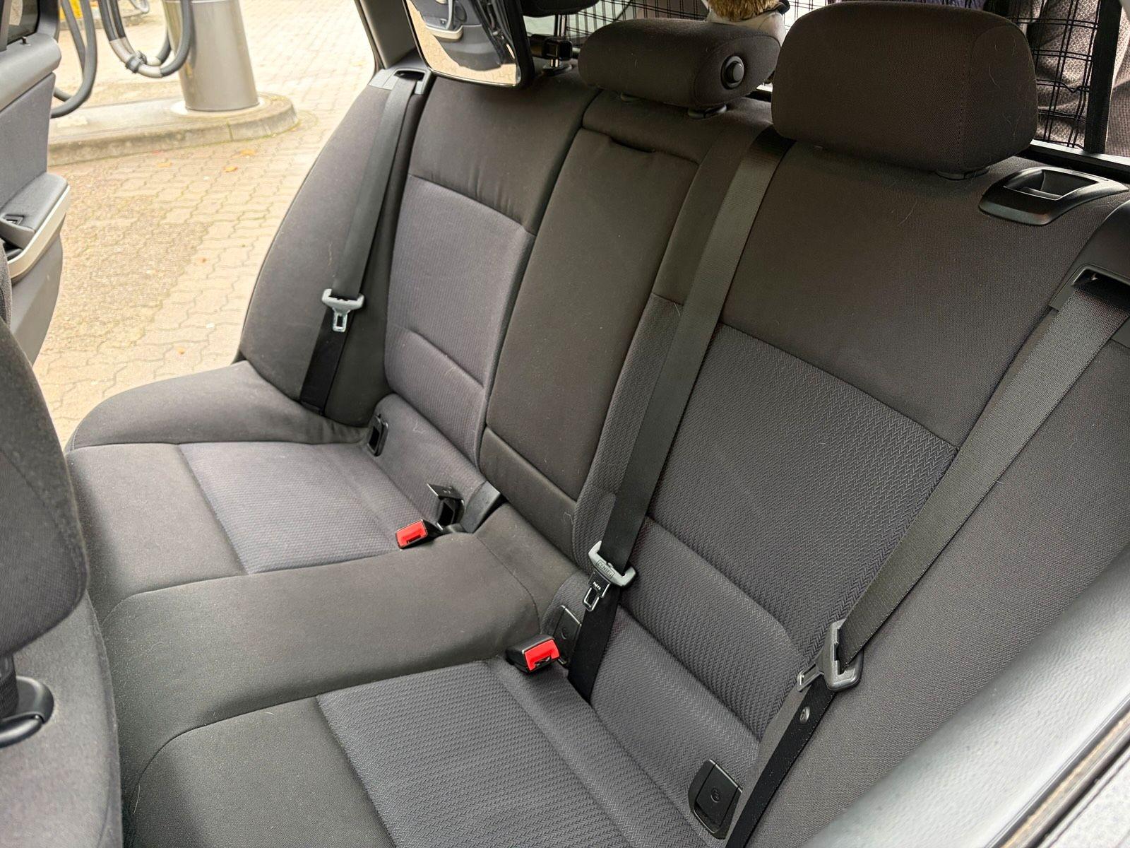 BMW 318 2010 — photo 15
