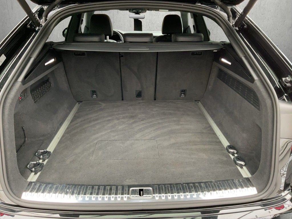 Audi Q8 55 TFSI e quattro tiptronic foto 18