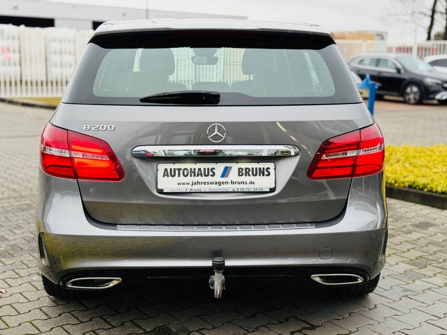 Fahrzeugabbildung Mercedes-Benz B 200 AMG Styling, NIGHTFALL, Autom., AHK, LED,