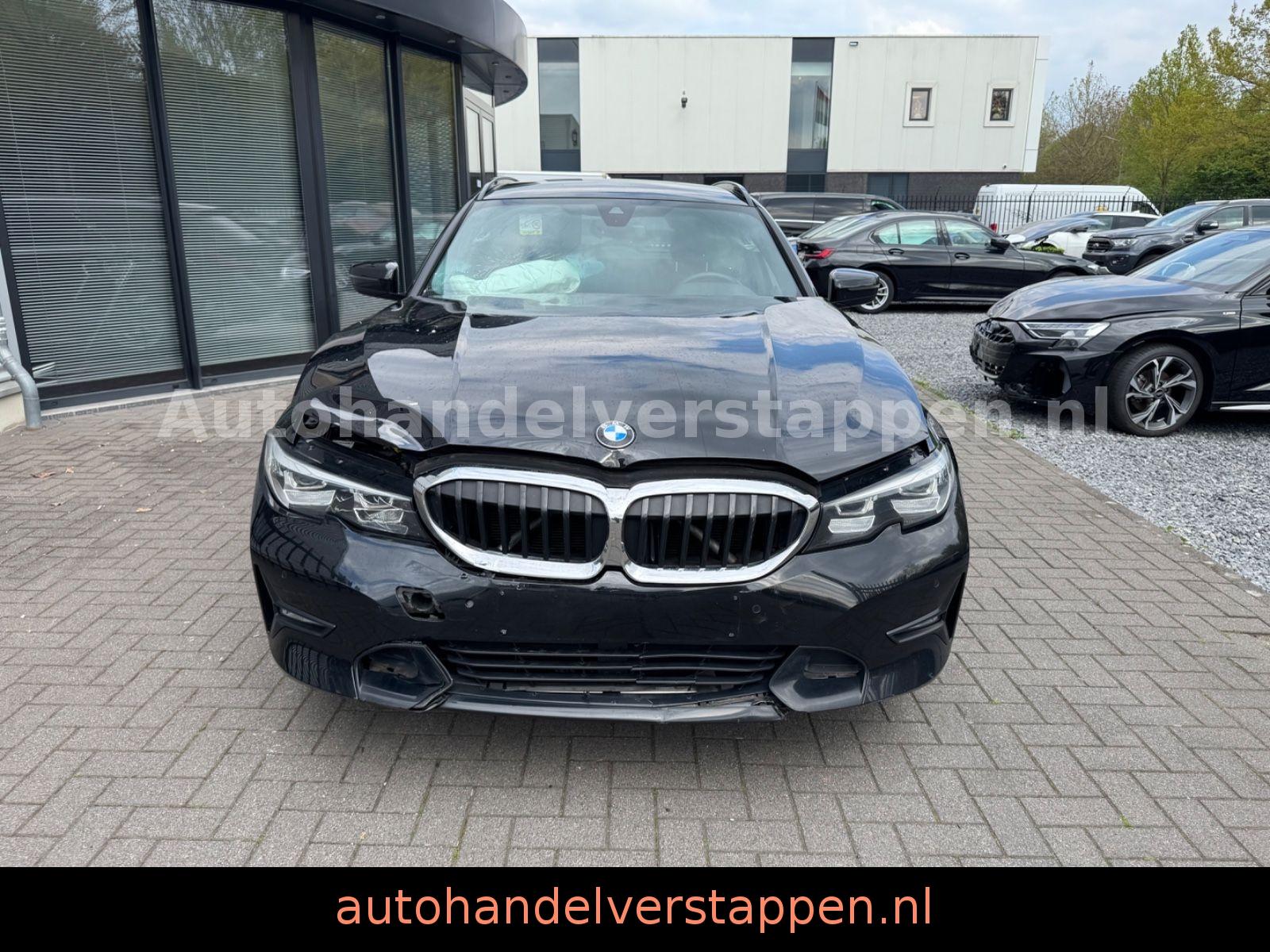 BMW 318d Touring Sport Line 110KW Leder Navi LED