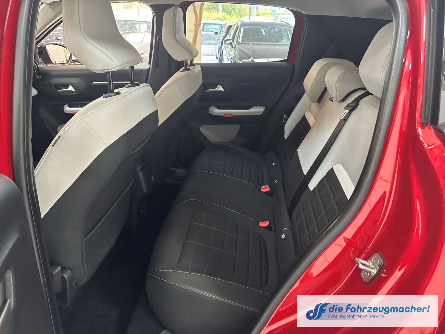 Fahrzeugabbildung Citroën C3 E 113 MAX HUD Navi Soundsystem LED Apple CarP