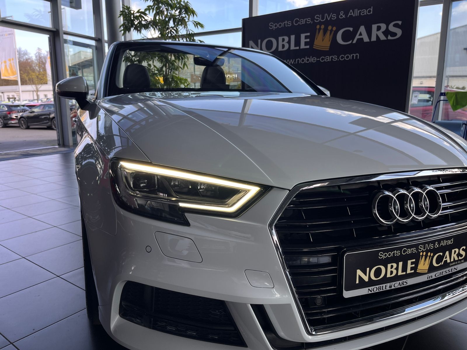 Fahrzeugabbildung Audi A3 Cabriolet 35 TFSI S line sport LED NAV PDC