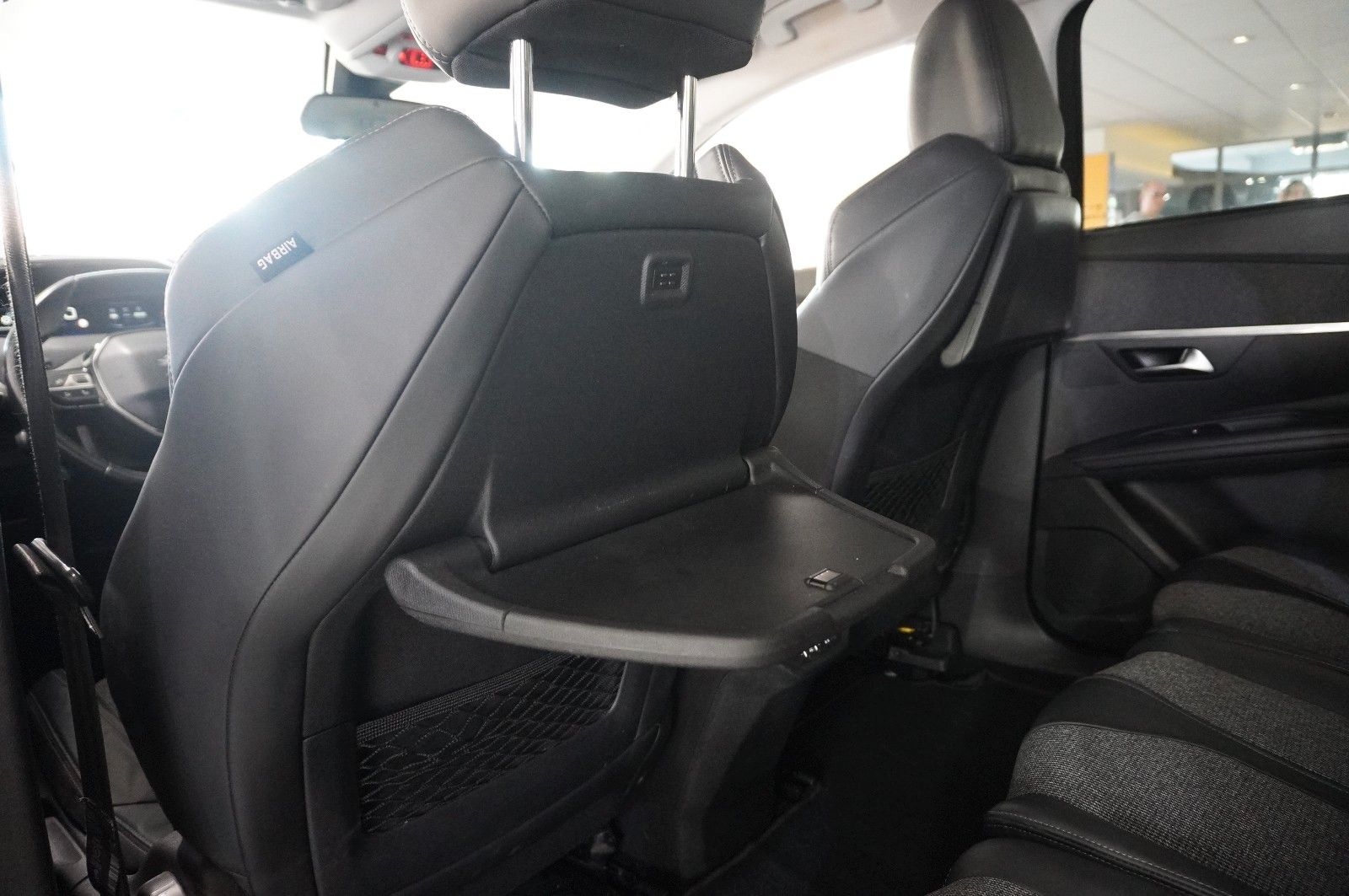 Fahrzeugabbildung Peugeot 5008 1.6D ALLURE 7-SITZER NAVI/KAMERA/SHZ/SPORT
