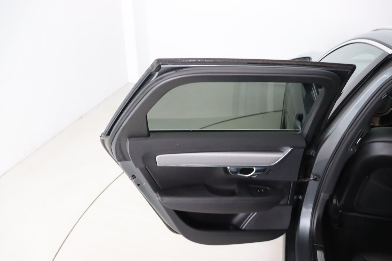 Fahrzeugabbildung Volvo V90 Kombi * HUD * Keyless * Limited Edition Mome