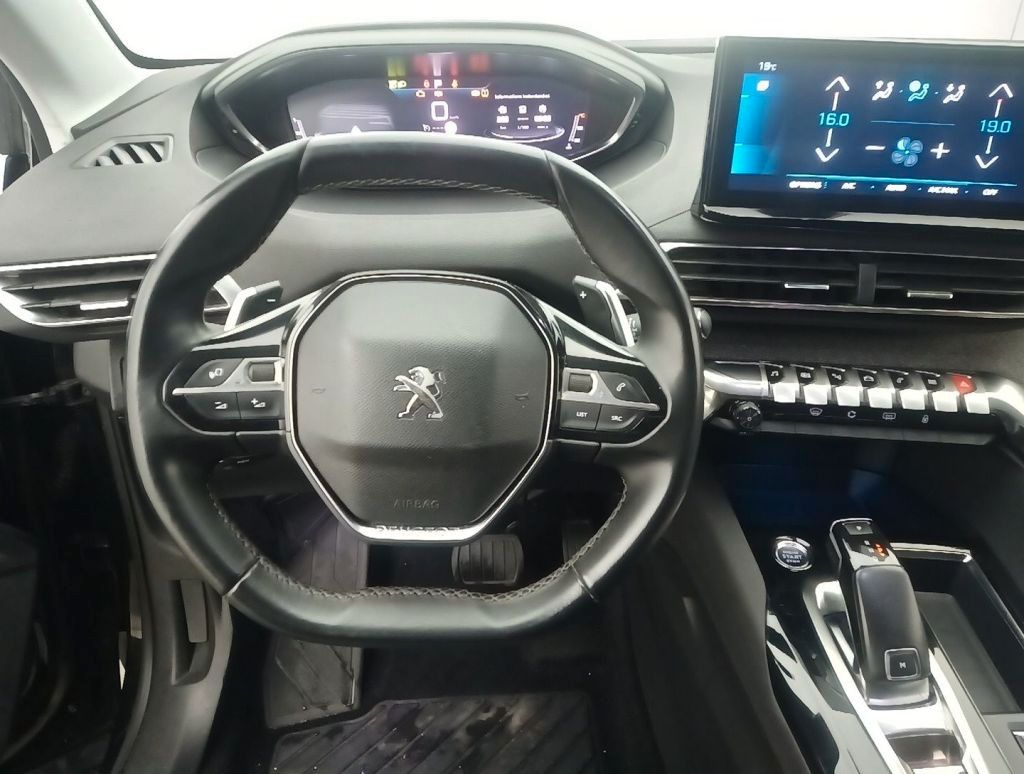 Fahrzeugabbildung Peugeot 5008 Allure Pack 1.5D LED/NAVI/AHK/PDC/R´CAM