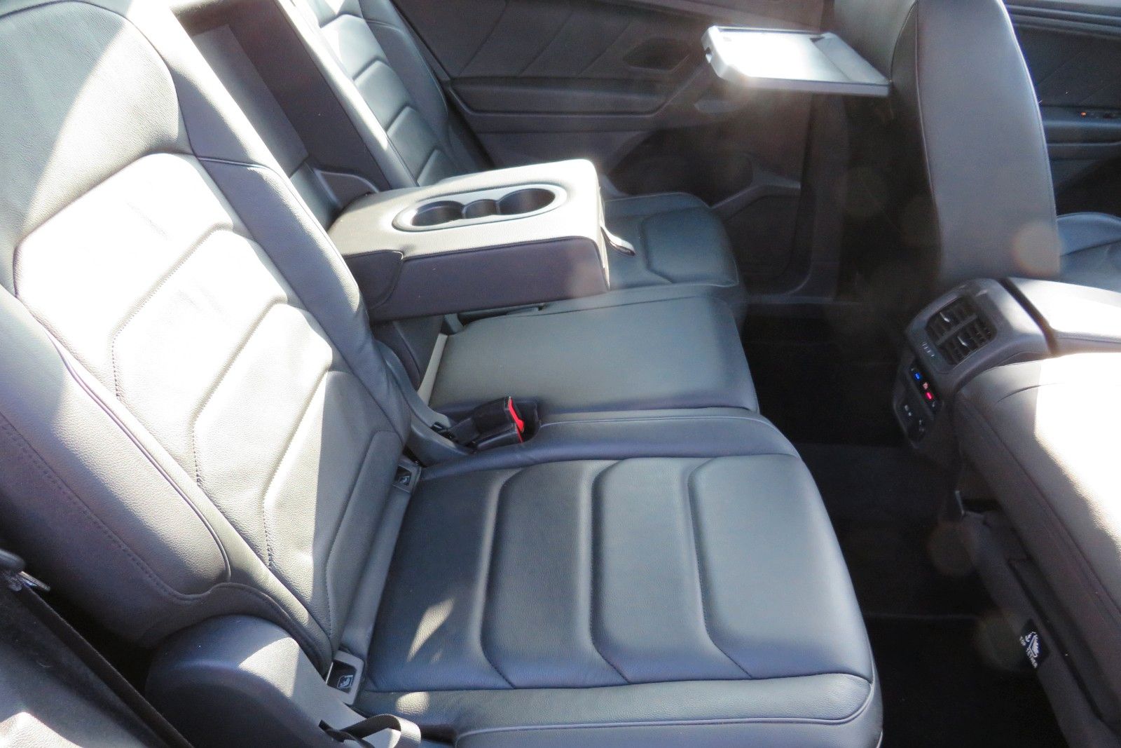 Fahrzeugabbildung SEAT Tarraco Xcellence PANO 7S ACC NAVI LEDER  LED