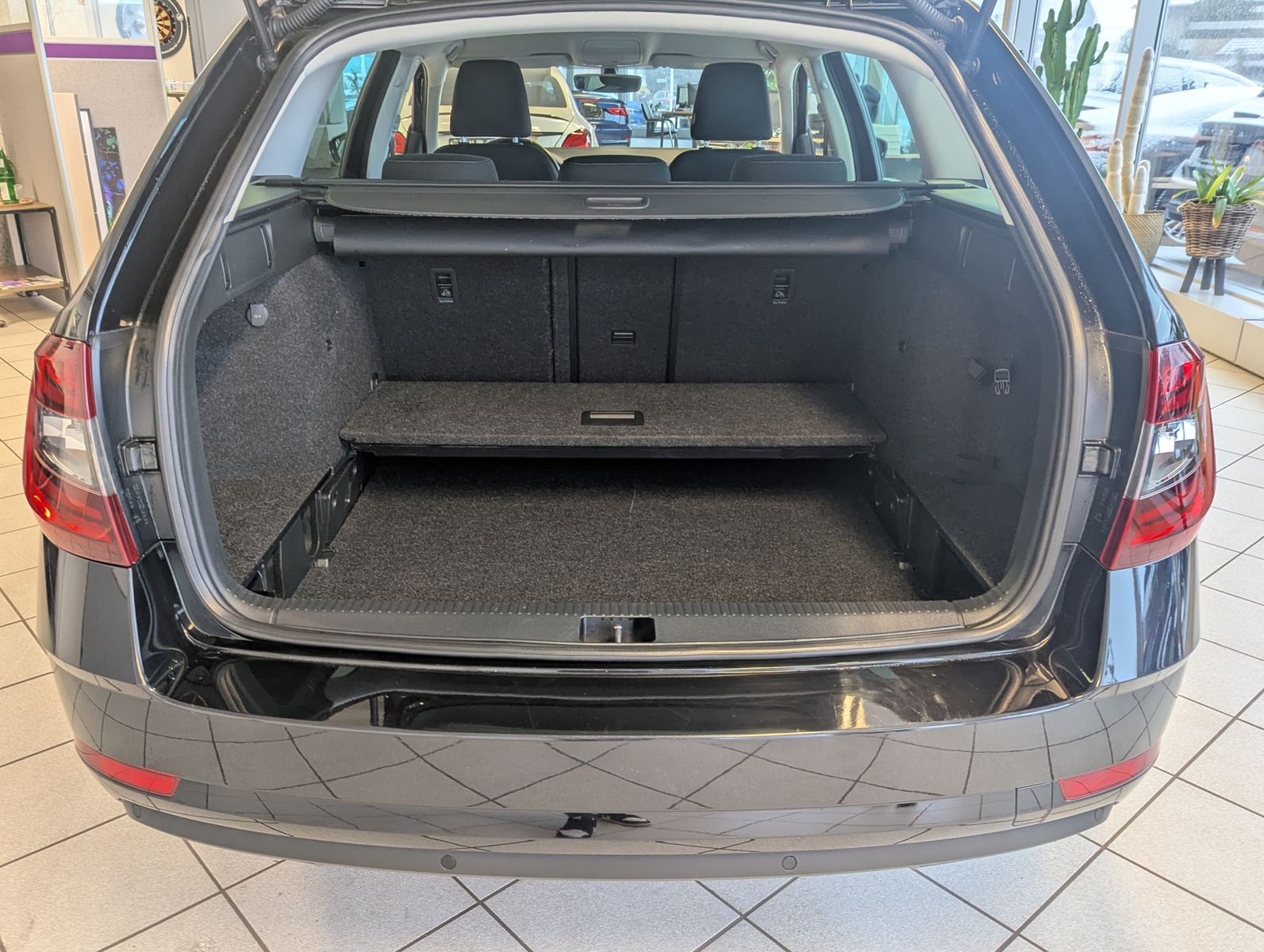 SKODA Octavia Soleil 2.0 TDI DSG Buisness Kamera LED - Image 18