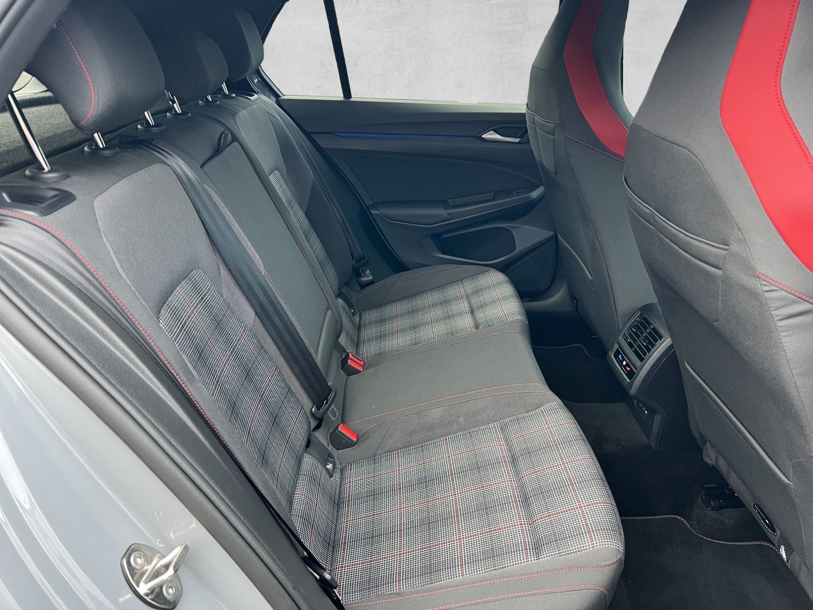 Golf VIII GTI 2.0 TSI DSG Navi*Kamera*ACC*Black