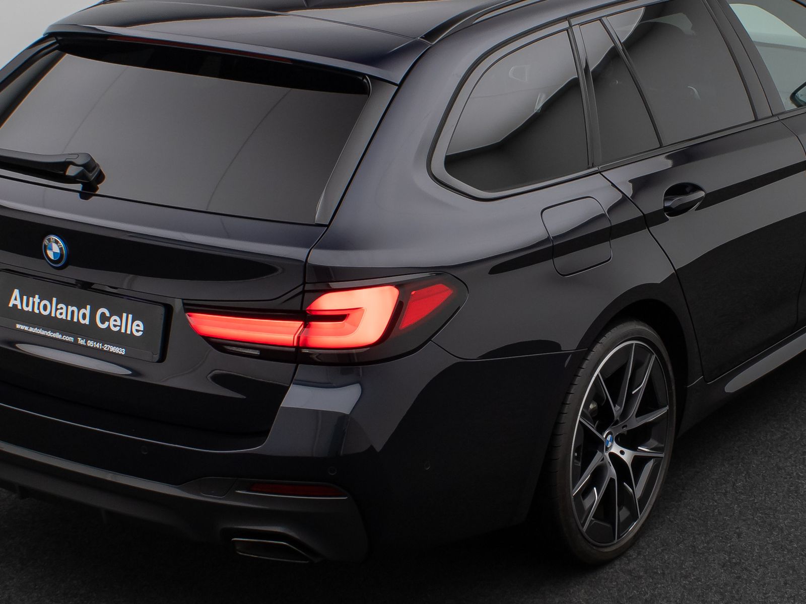 Fahrzeugabbildung BMW 530e xD M Sport Kamera HUD HiFi Komfort 20Zoll